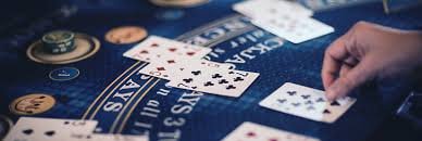Tampilan aplikasi dadutogel di perangkat mobile menampilkan meja dealer langsung dan menu sportsbook